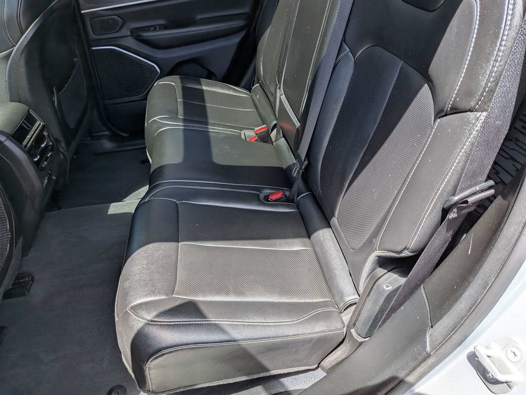Used 2023 Jeep Grand Cherokee Limited w/ Luxury Tech Group II AWD/4WD image 26