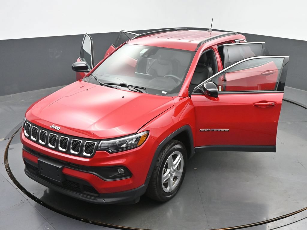 Used 2024 Jeep Compass Latitude AWD/4WD image 61