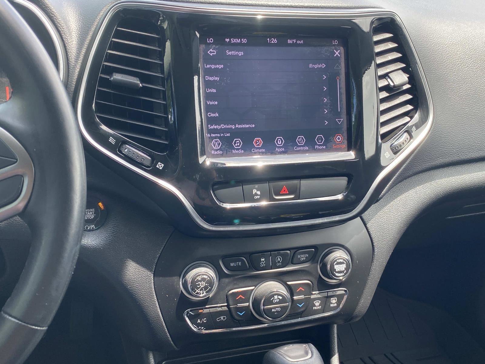 Used 2020 Jeep Cherokee Limited FWD image 30