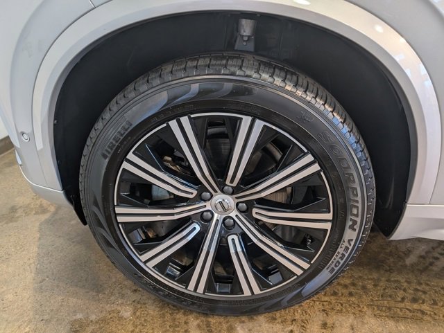 Used 2024 Volvo XC90 B6 Plus w/ Protection Package Premier image 10