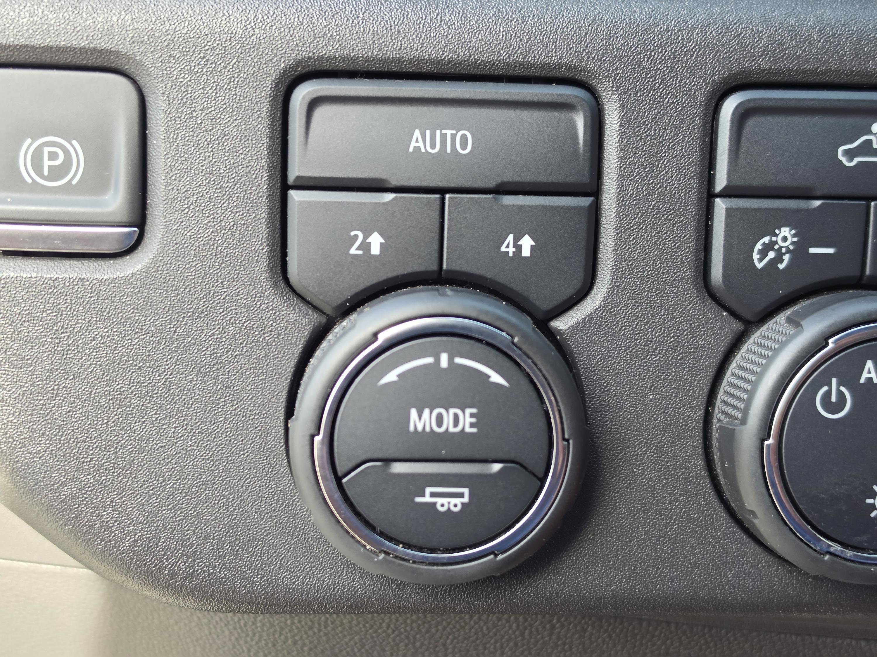 Used 2024 Chevrolet Silverado 1500 LT image 27