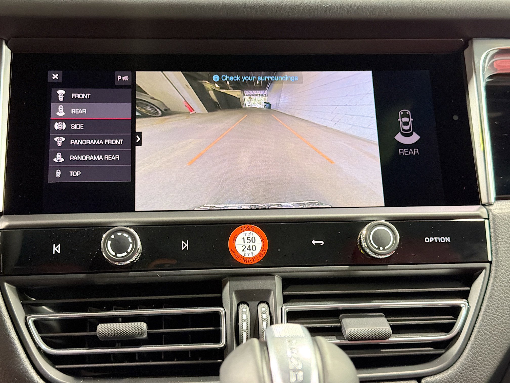 Certified 2026 Porsche Macan Turbo AWD/4WD image 33
