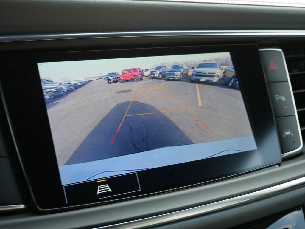 Used 2023 Buick Enclave Essence image 26