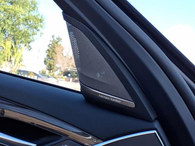 Used 2019 BMW 530e w/ M Sport Package image 26