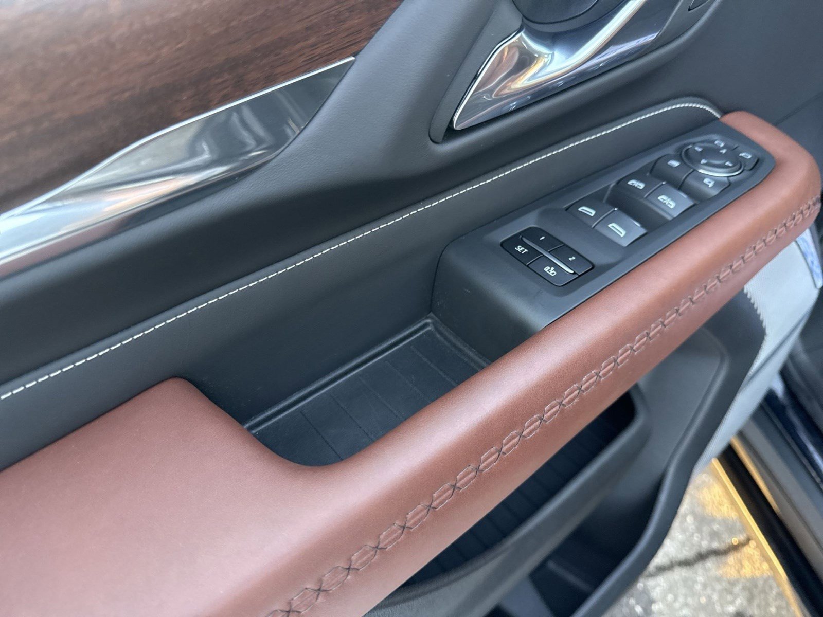 Used 2023 GMC Yukon XL Denali Ultimate image 15