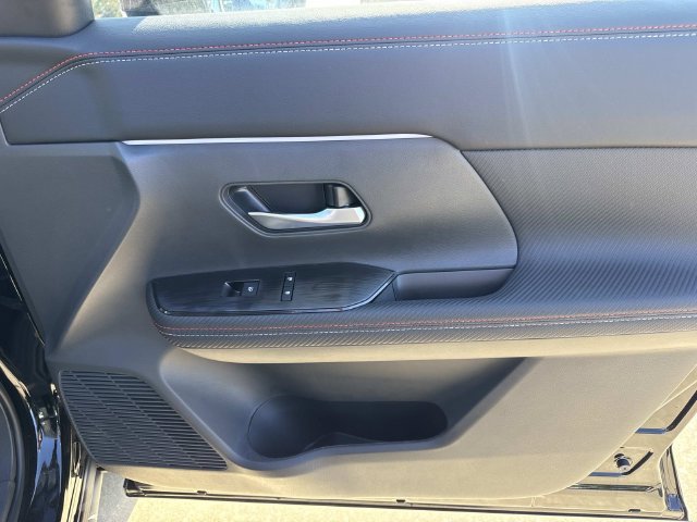 New 2027 Nissan Kicks SR FWD image 16