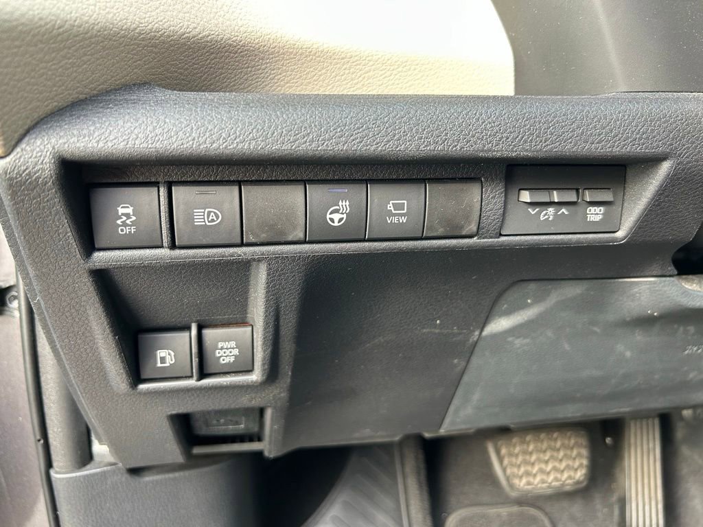 Certified 2021 Toyota Sienna Platinum FWD image 19