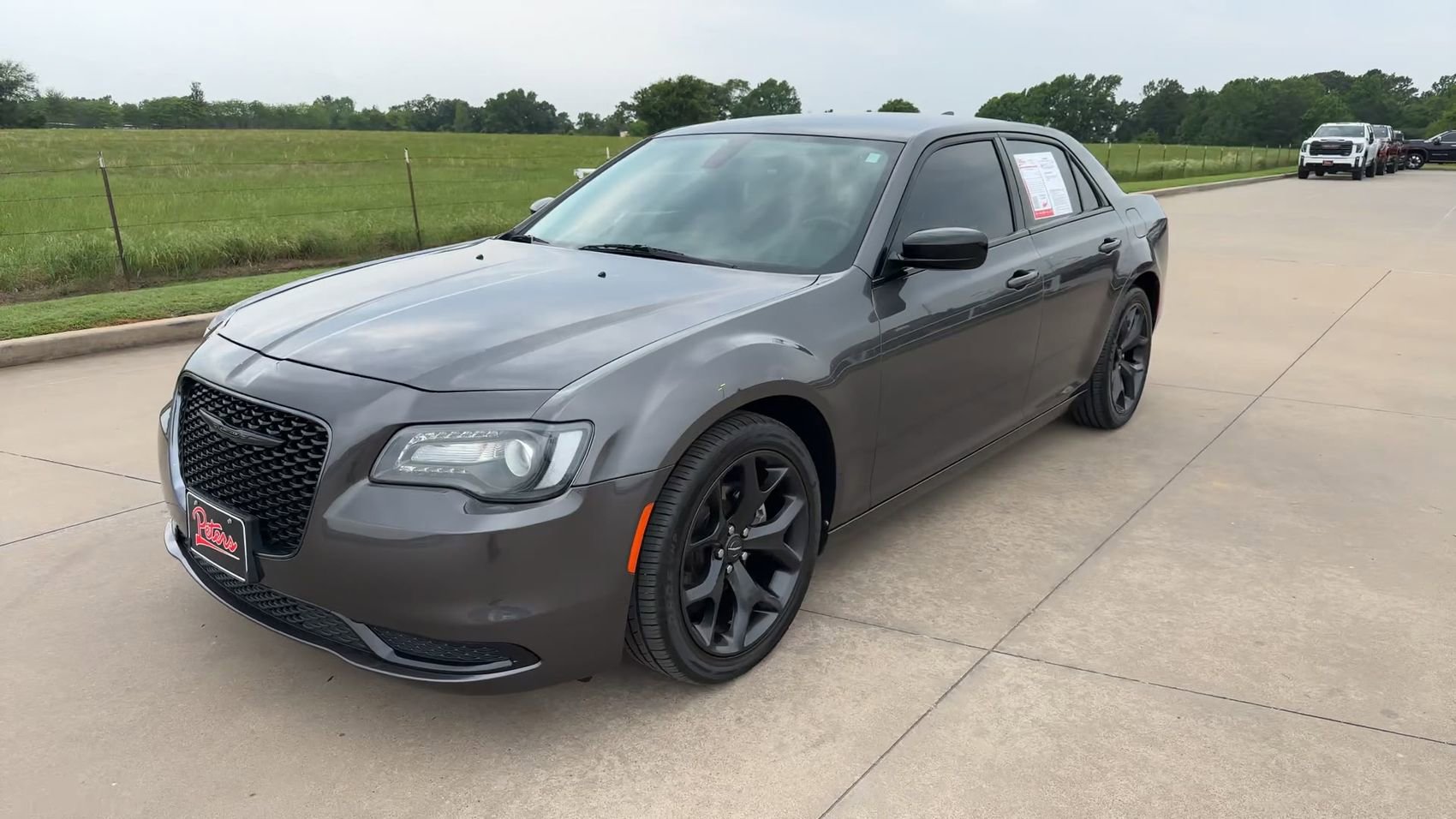 Used 2022 Chrysler 300 Touring w/ Sport Appearance Package RWD image 5