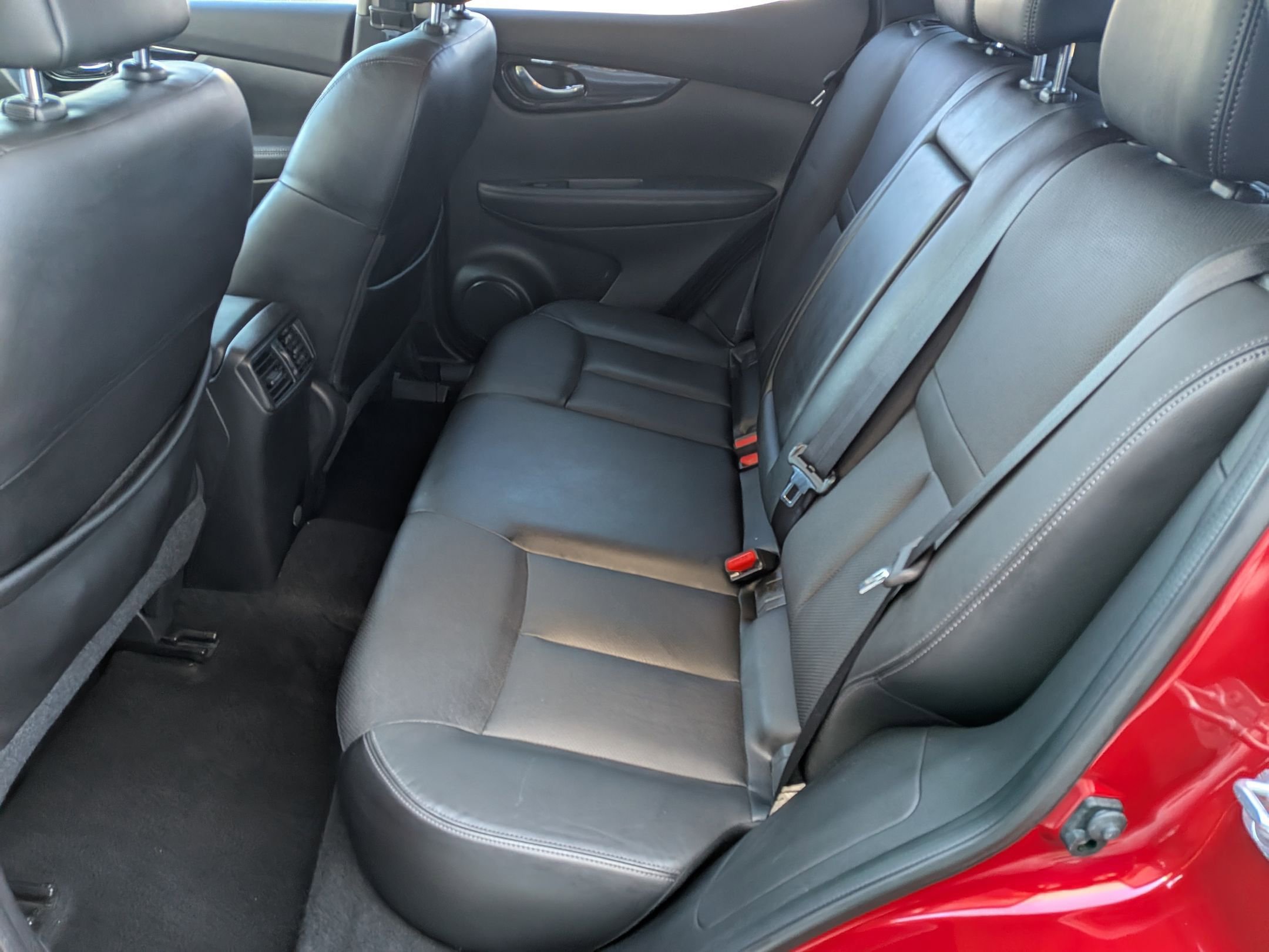 Used 2018 Nissan Rogue Sport SL image 24