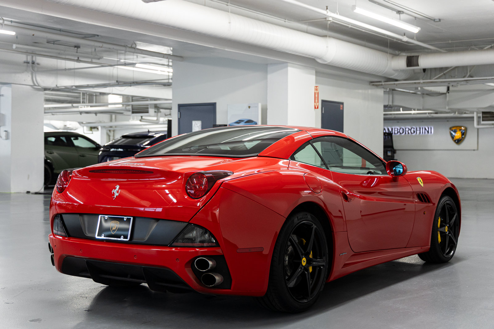 Used 2011 Ferrari California RWD image 18