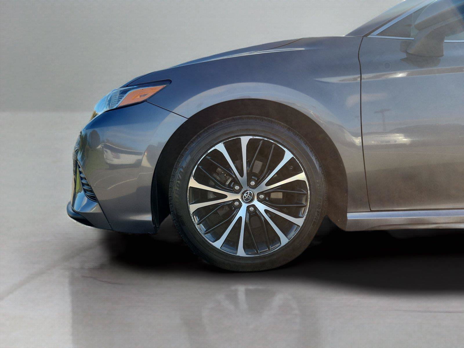 Used 2019 Toyota Camry SE FWD image 43