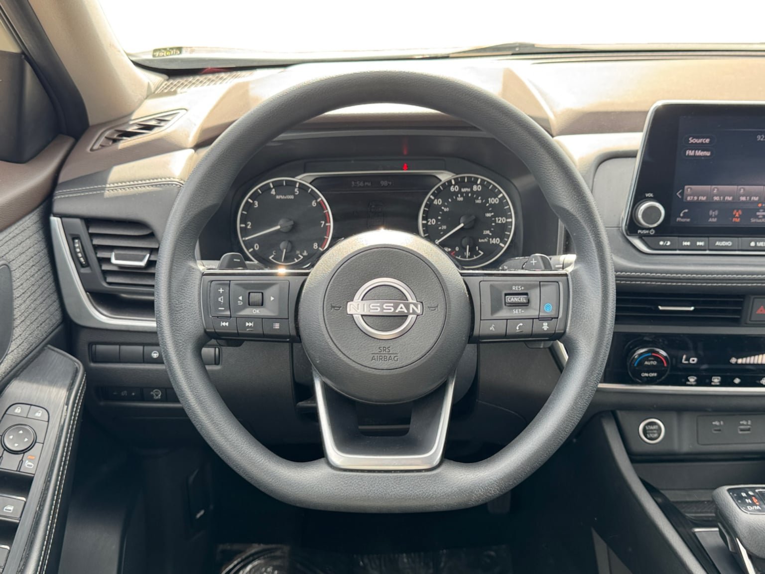 Used 2023 Nissan Rogue SV FWD image 13