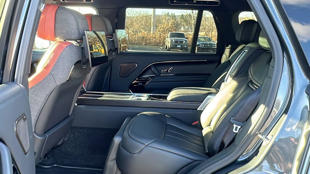 New 2025 Land Rover Range Rover SV image 31