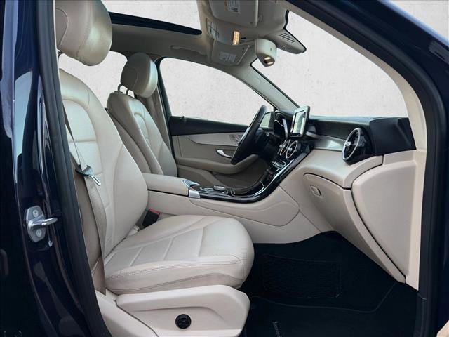 Used 2017 Mercedes-Benz GLC 300 4MATIC image 20