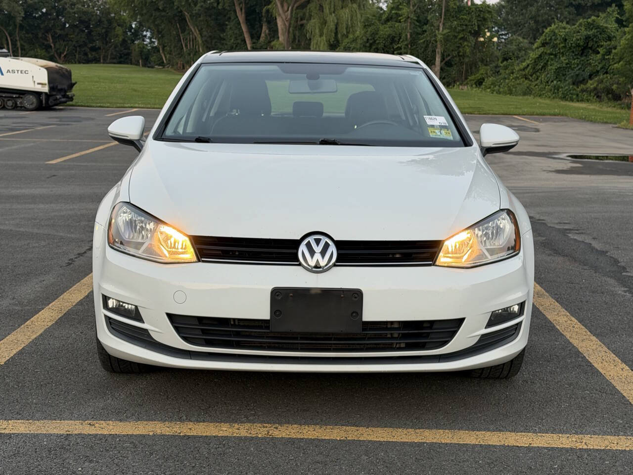 Used 2015 Volkswagen Golf SE FWD image 3