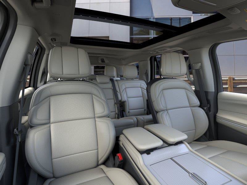 New 2026 Lincoln Navigator Reserve AWD/4WD image 36