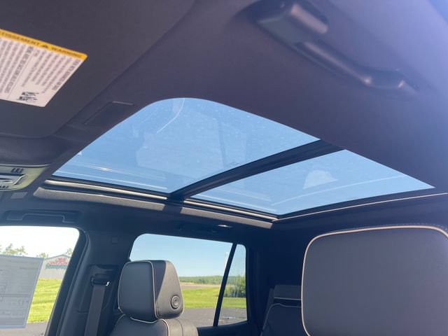 New 2026 Chevrolet Tahoe Premier w/ Sun And Tow Package AWD/4WD image 23