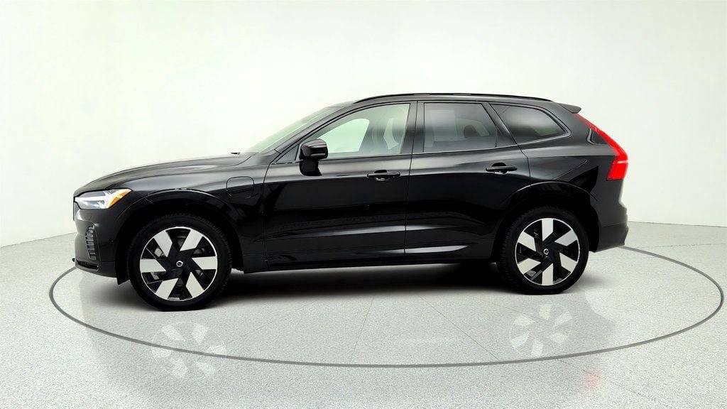 Used 2025 Volvo XC60 T8 Plus w/ Protection Package Premier AWD/4WD image 8
