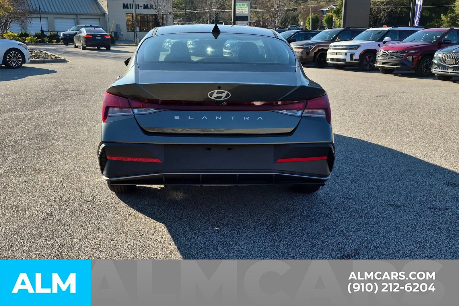 Certified 2026 Hyundai Elantra SE w/ Cargo Package FWD image 6