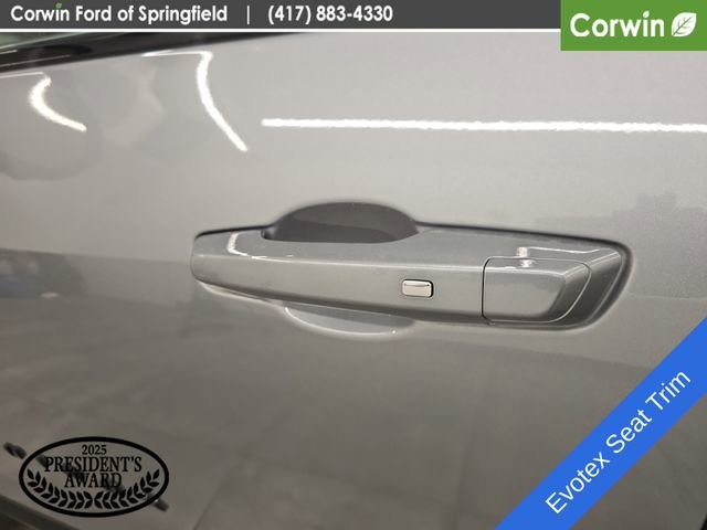Used 2025 Chevrolet Equinox RS w/ Safety and Technology Package AWD/4WD image 19