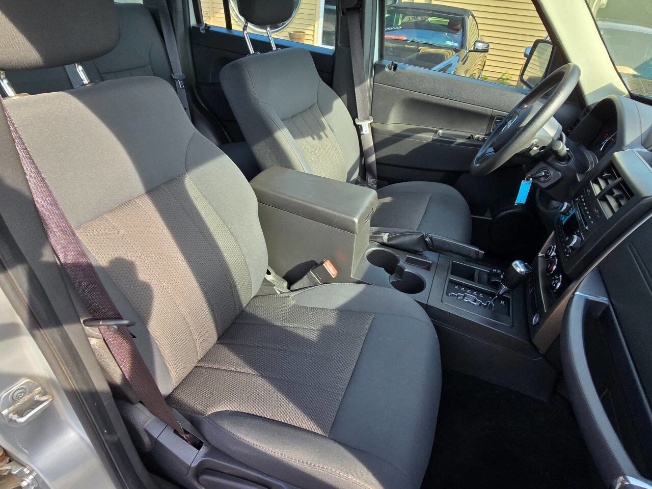 Used 2012 Jeep Liberty Sport image 26