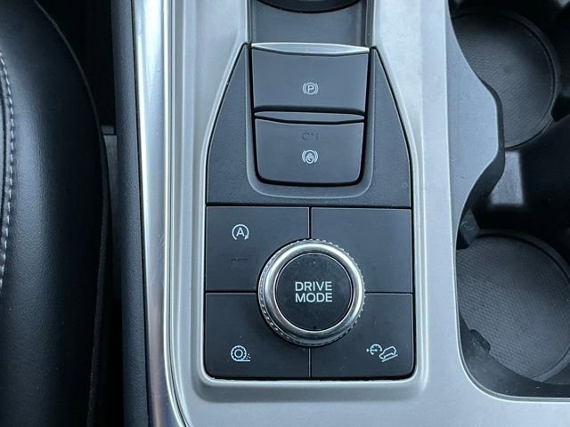 Used 2023 Ford Explorer XLT w/ Equipment Group 202A AWD/4WD image 32