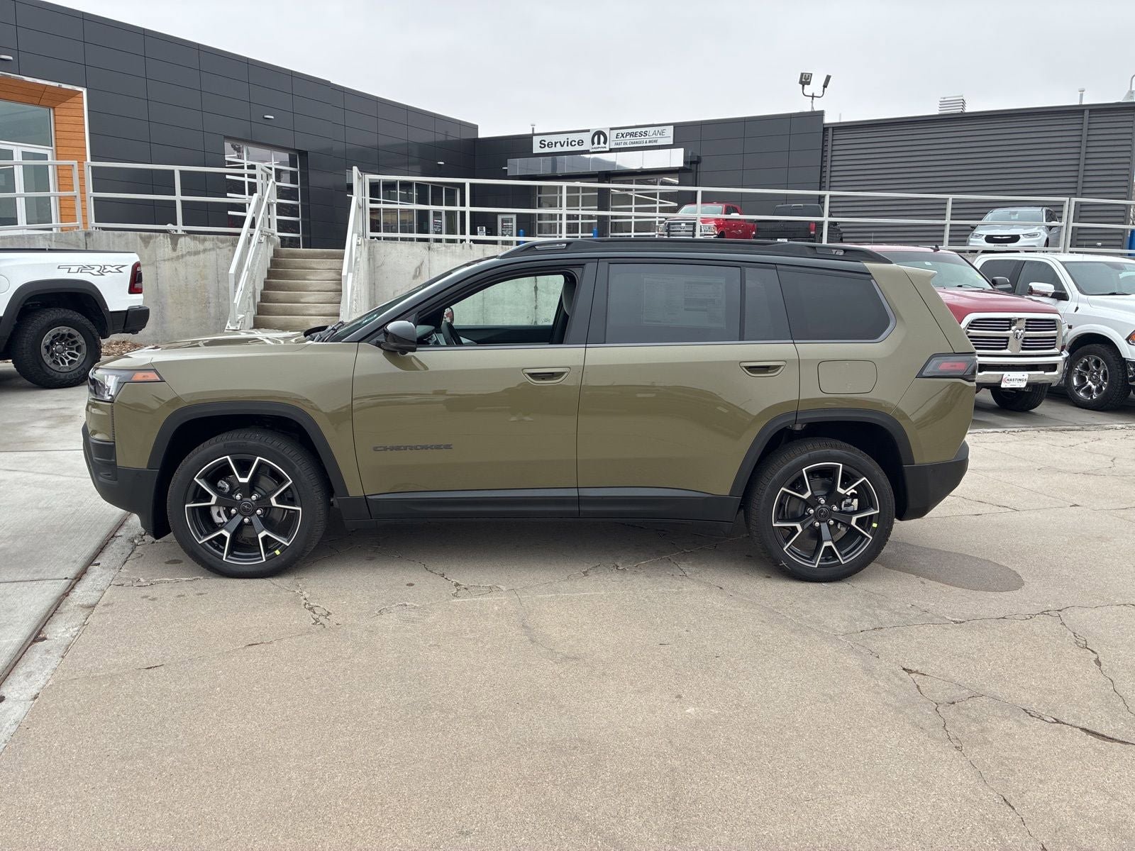 New 2026 Jeep Cherokee Overland w/ Advanced Pro Tech Group AWD/4WD image 2