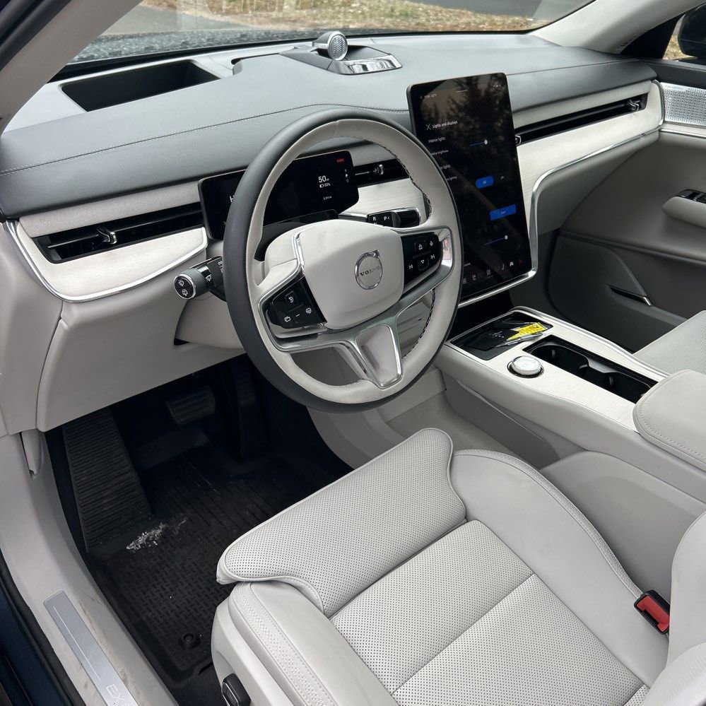 Used 2025 Volvo EX90 Ultra image 2