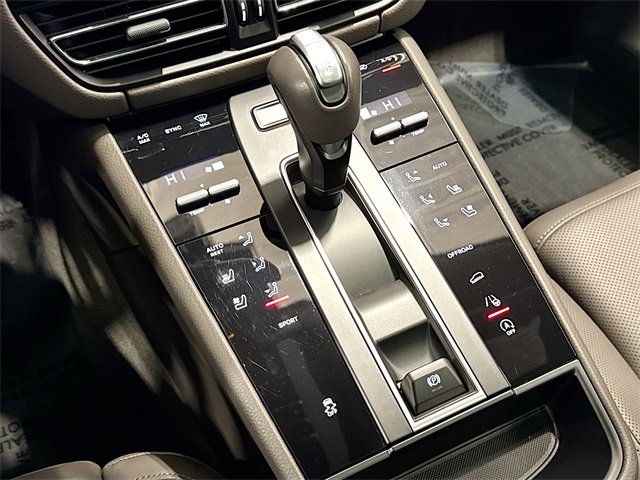 Used 2025 Porsche Macan image 17