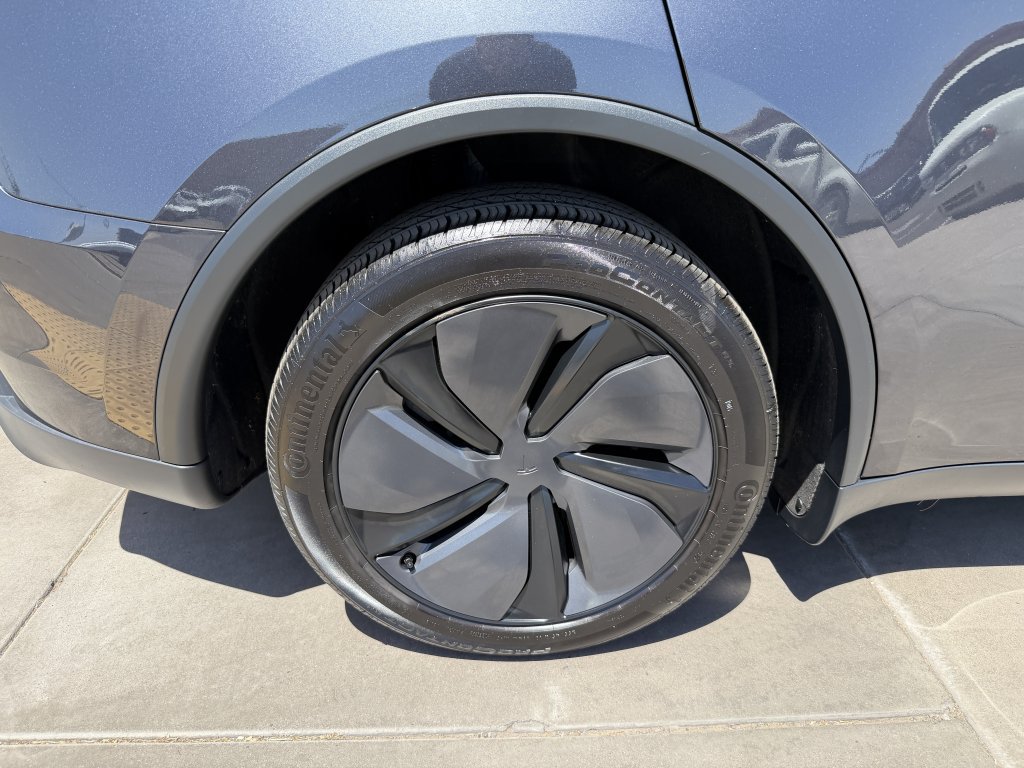 Used 2026 Tesla Model Y Long Range RWD image 15