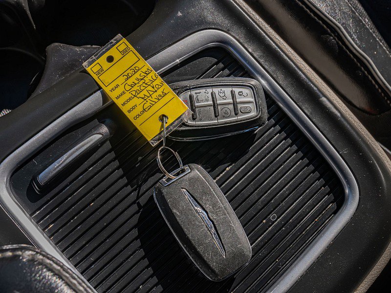 Used 2020 Chrysler Pacifica Limited image 30