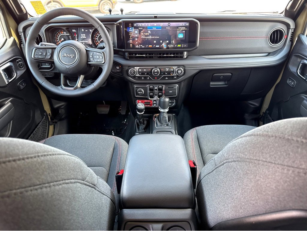 Certified 2025 Jeep Gladiator Rubicon w/ Convenience Group image 13