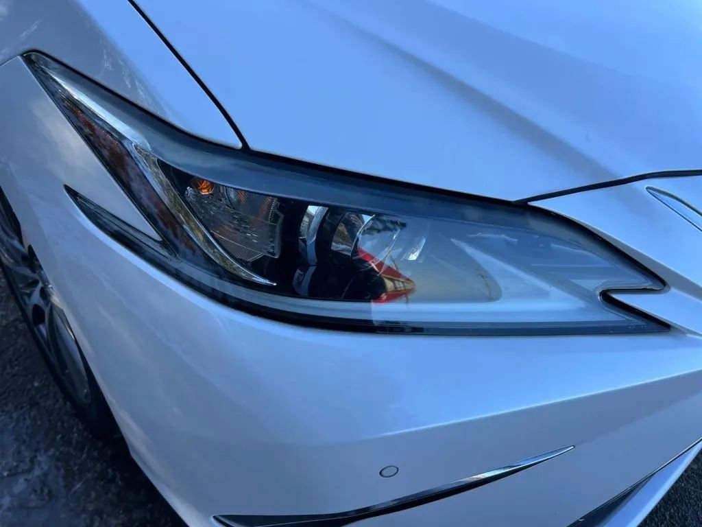 Used 2020 Lexus ES 350 ES 350 Sedan 4D image 32