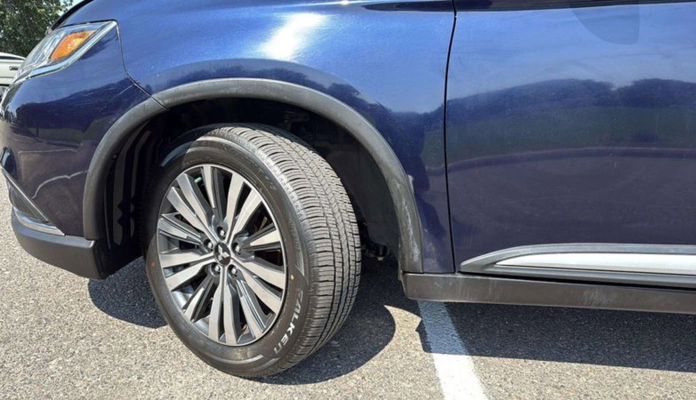 Used 2020 Mitsubishi Outlander SE AWD/4WD image 25