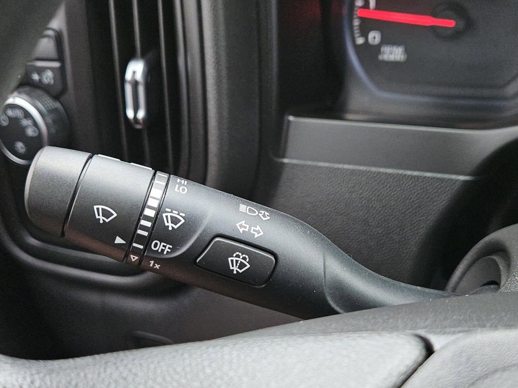 Used 2020 Chevrolet Silverado 1500 Custom w/ Custom Value Package image 18