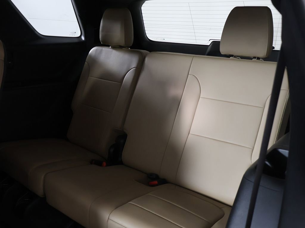 Used 2023 Chevrolet Traverse Premier AWD/4WD image 39