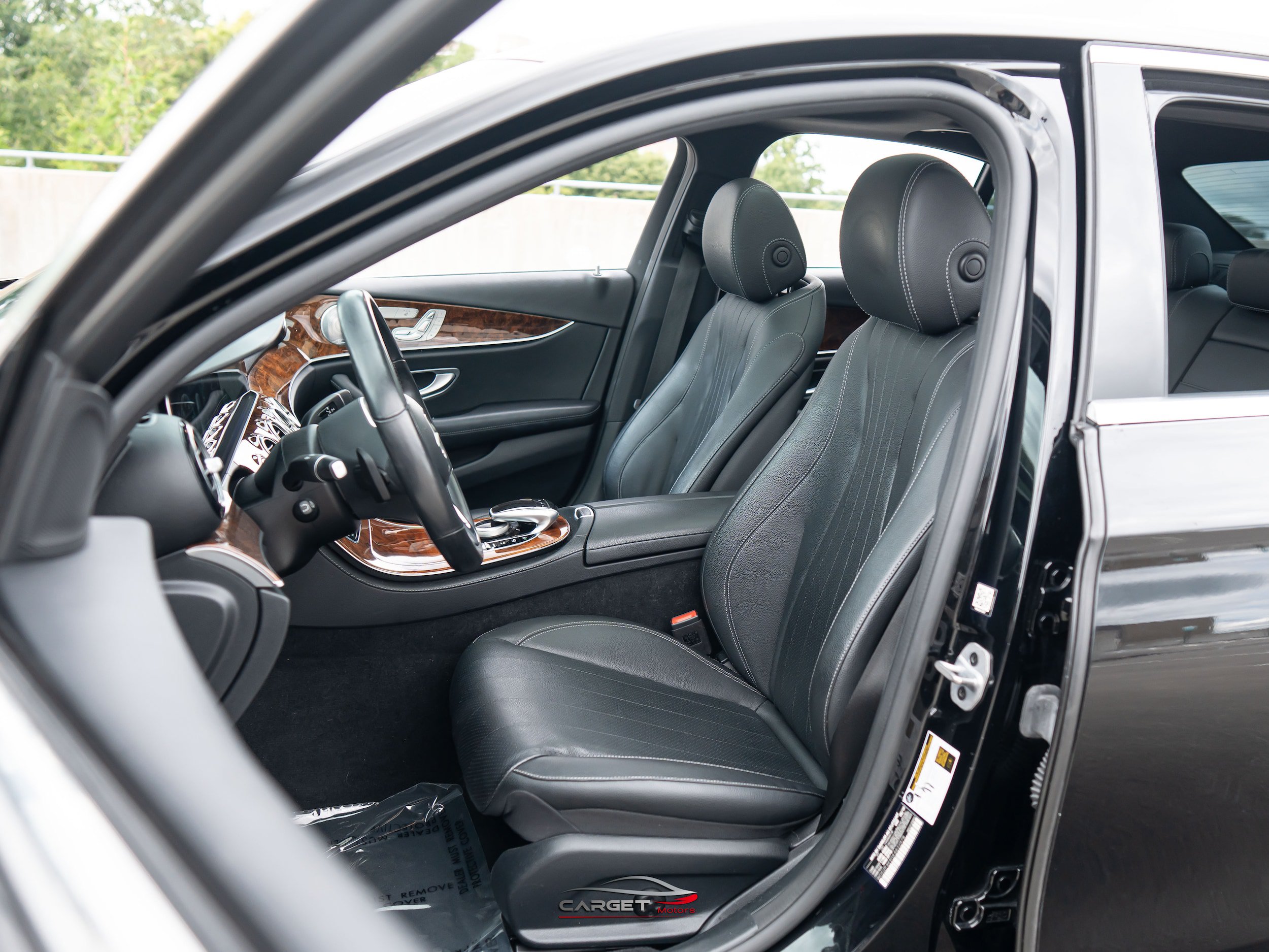 Used 2019 Mercedes-Benz E 300 4MATIC w/ Premium 1 Package image 14