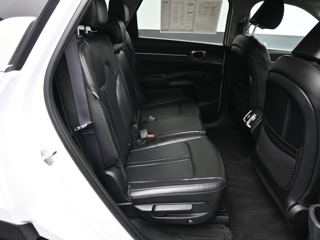 Certified 2024 Kia Sorento S image 22