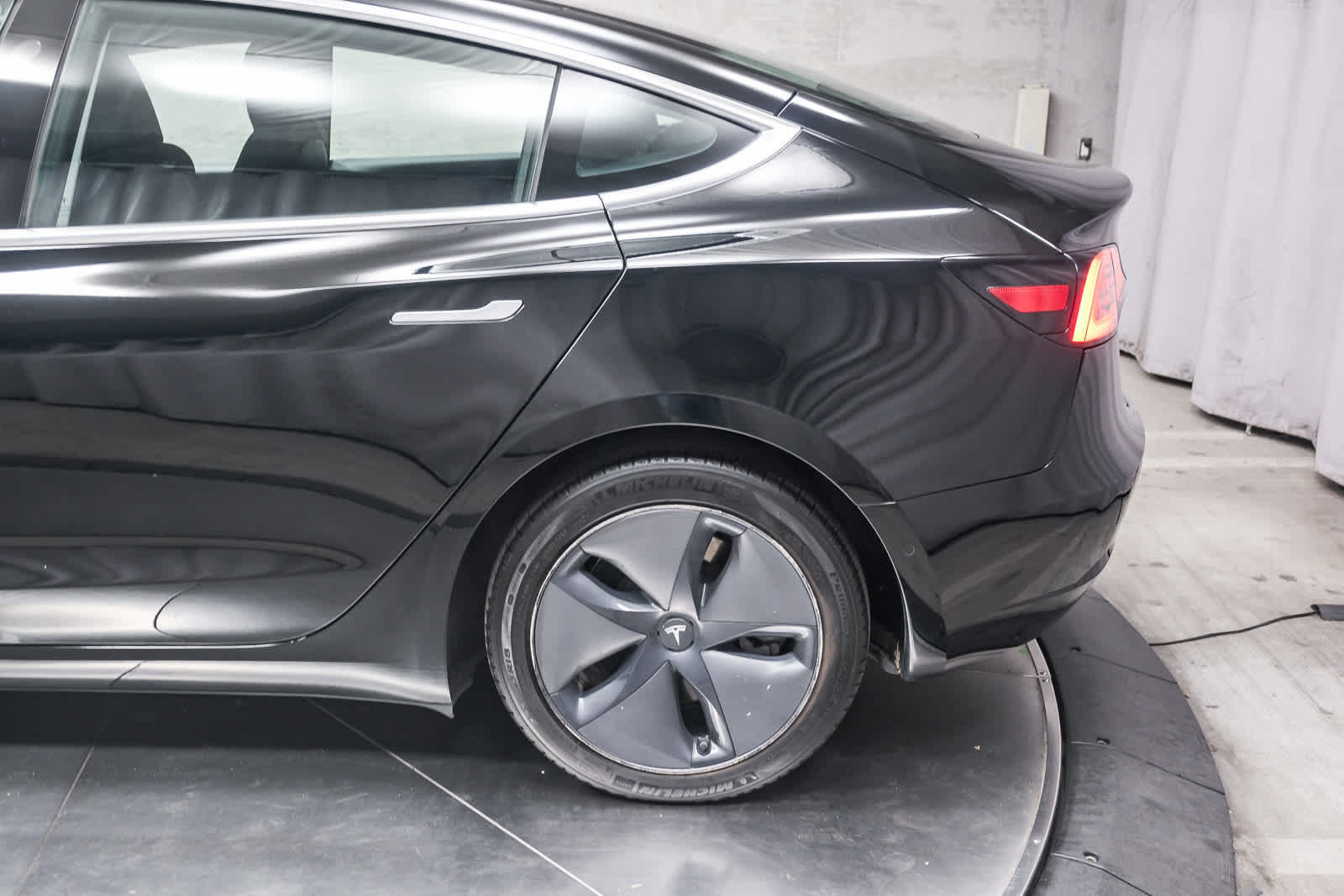 Used 2019 Tesla Model 3 Long Range AWD/4WD image 8