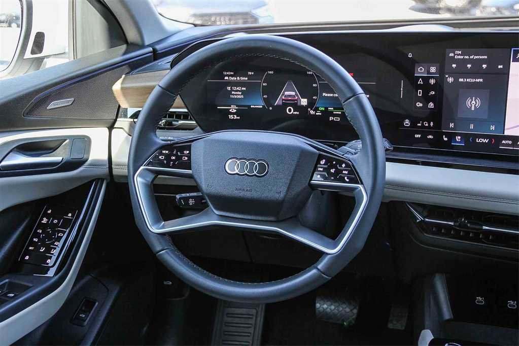 Used 2025 Audi Q6 e-tron Premium Plus w/ Premium Plus image 16