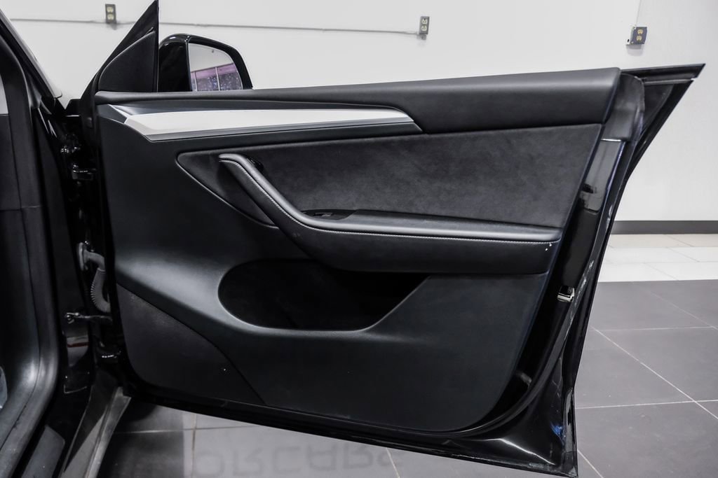 Used 2023 Tesla Model Y Long Range AWD/4WD image 38