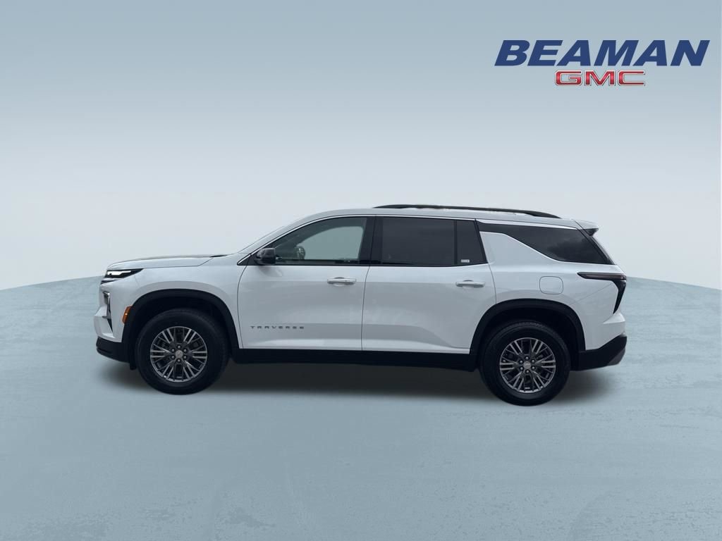 Used 2025 Chevrolet Traverse LT image 4