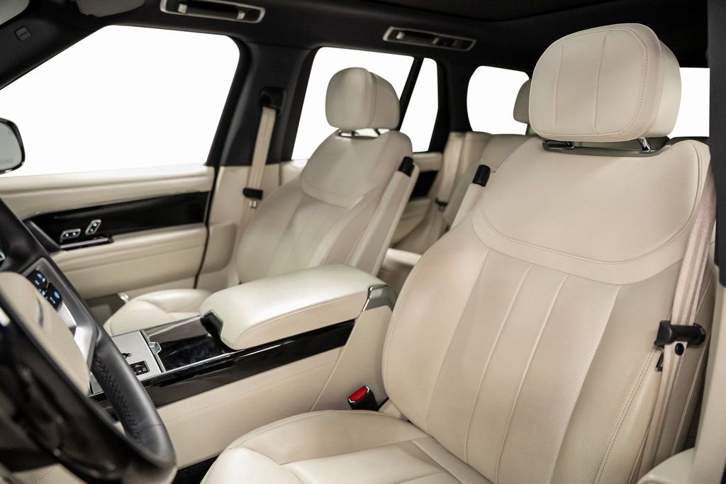 Used 2025 Land Rover Range Rover SE image 29