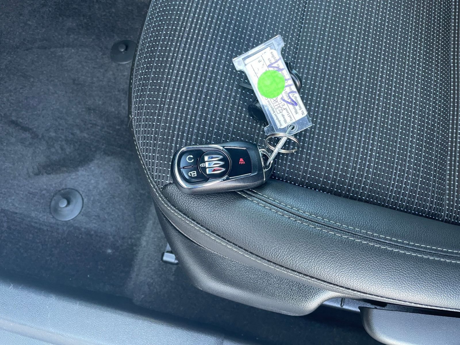 Used 2025 Buick Envista Preferred image 21