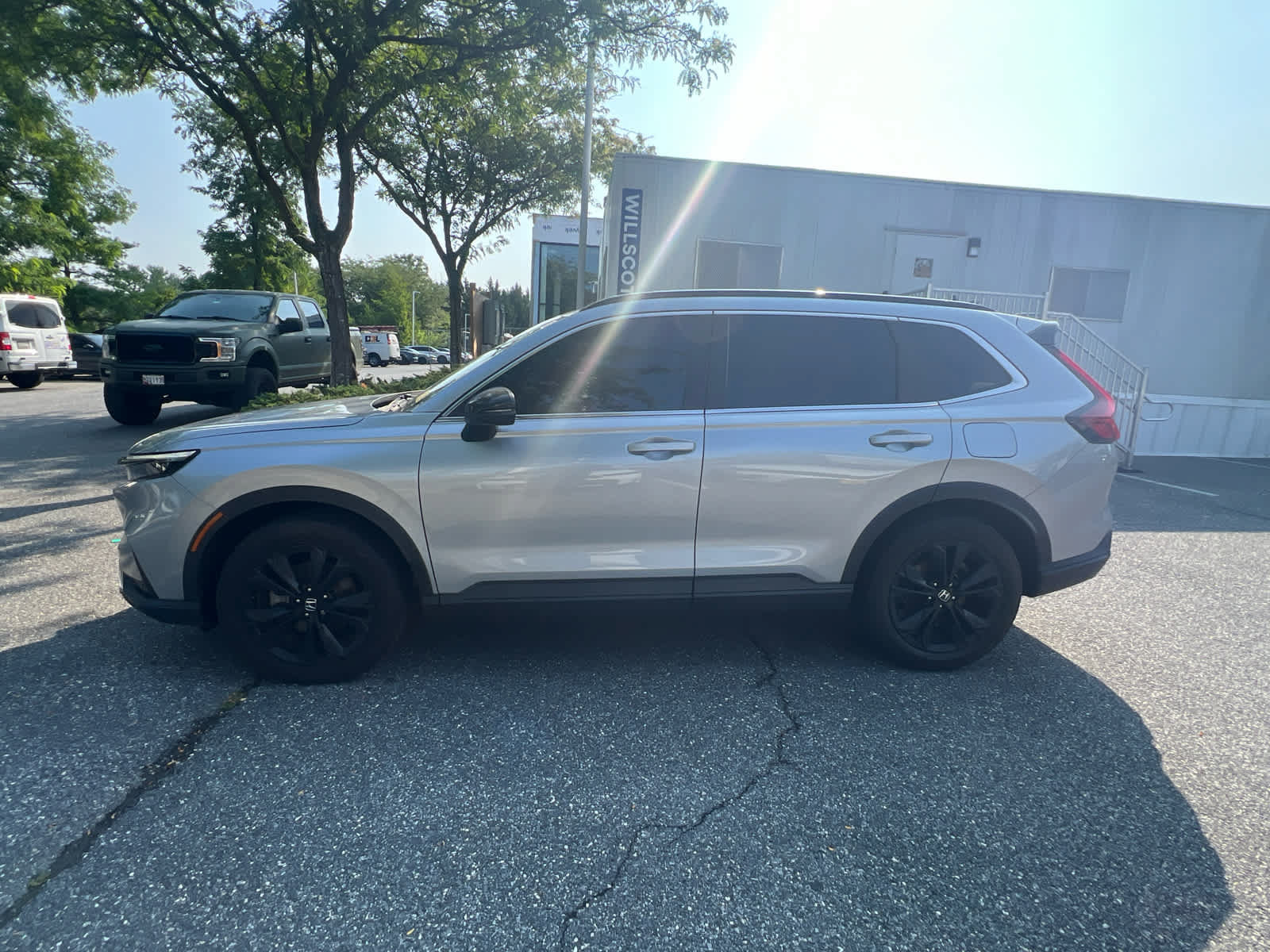 Used 2024 Honda CR-V Sport Touring image 2