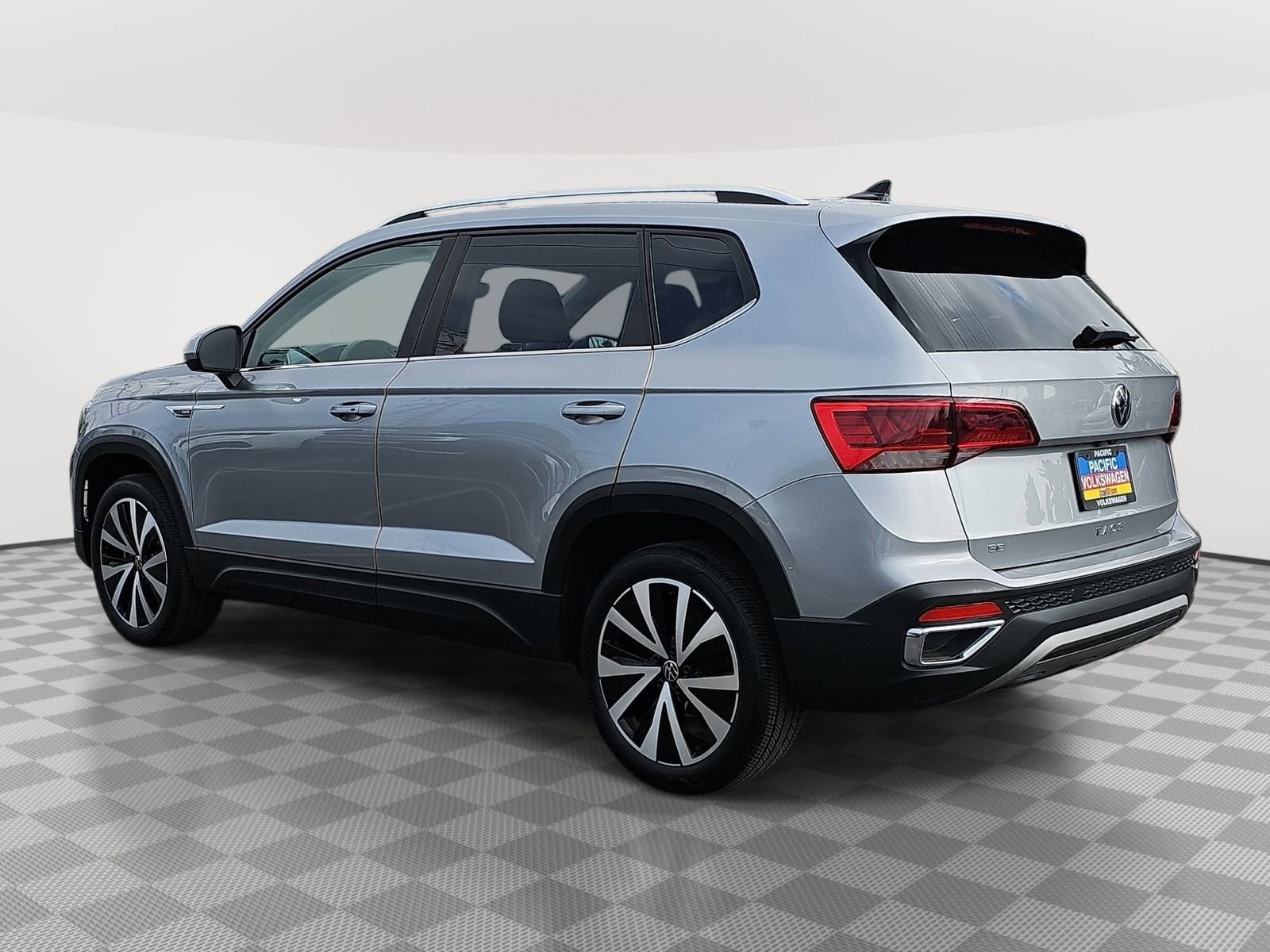 Used 2023 Volkswagen Taos SE FWD image 7