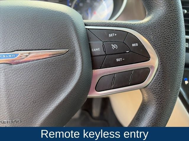 Used 2021 Chrysler Voyager Lxi image 13