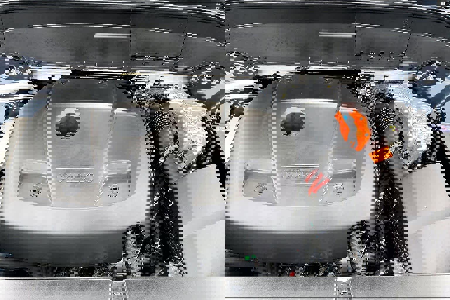 Used 2023 Volvo XC90 T8 Ultimate w/ Protection Package Premier image 13