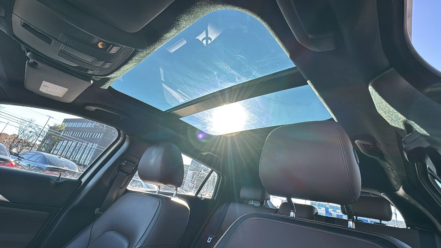 Used 2018 INFINITI QX30 Premium w/ Technology Package image 12