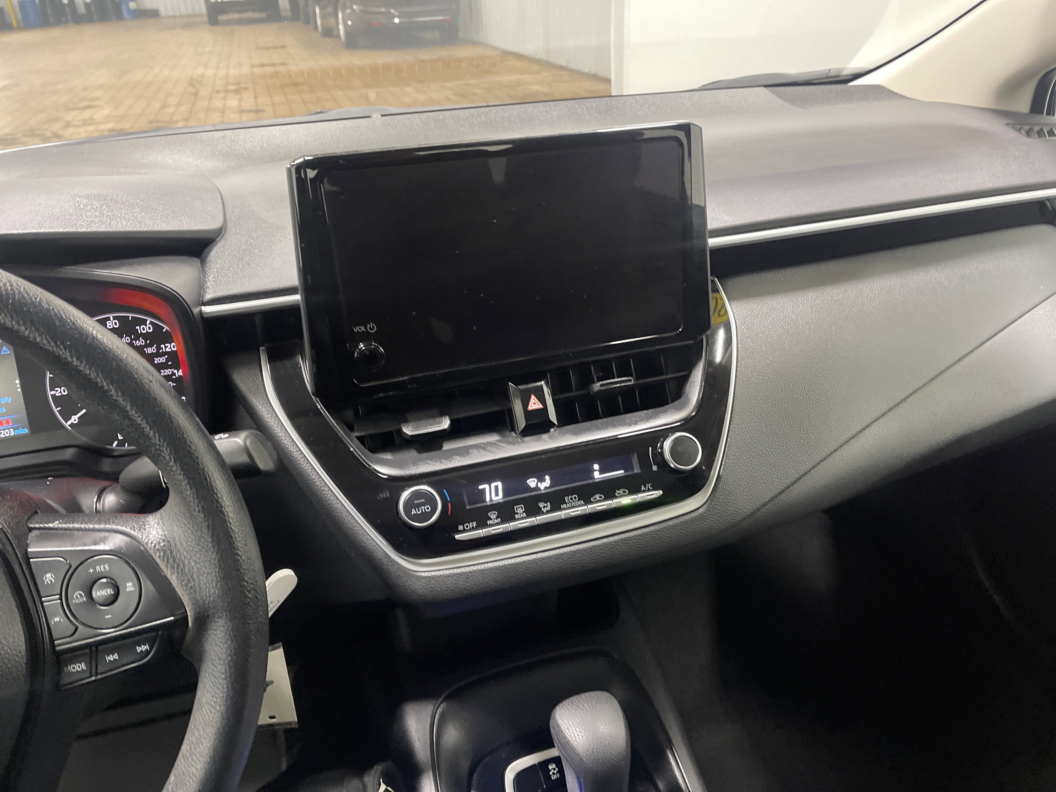 Used 2024 Toyota Corolla LE image 28